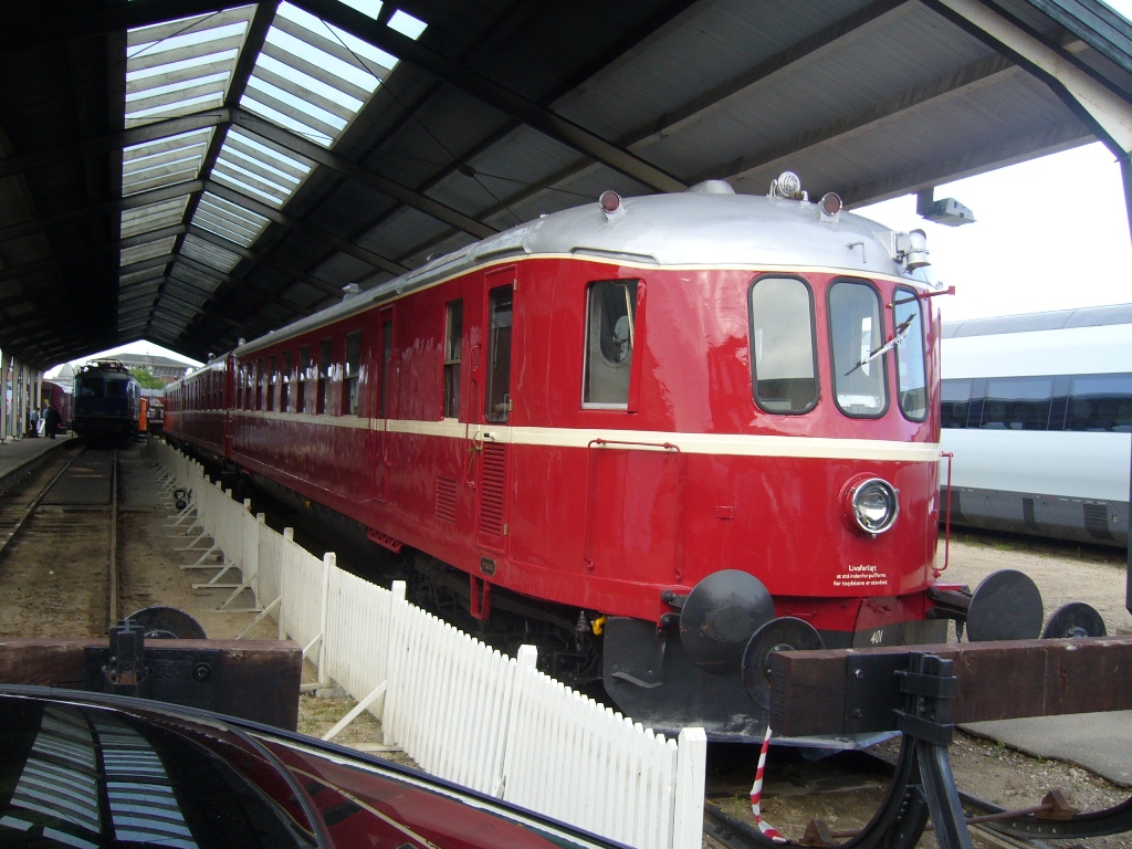 DSB MS 401 - AA 431 - MS 402, Odense 2010-08-21, Photo Tommy Rolf Nielsen Martens ©