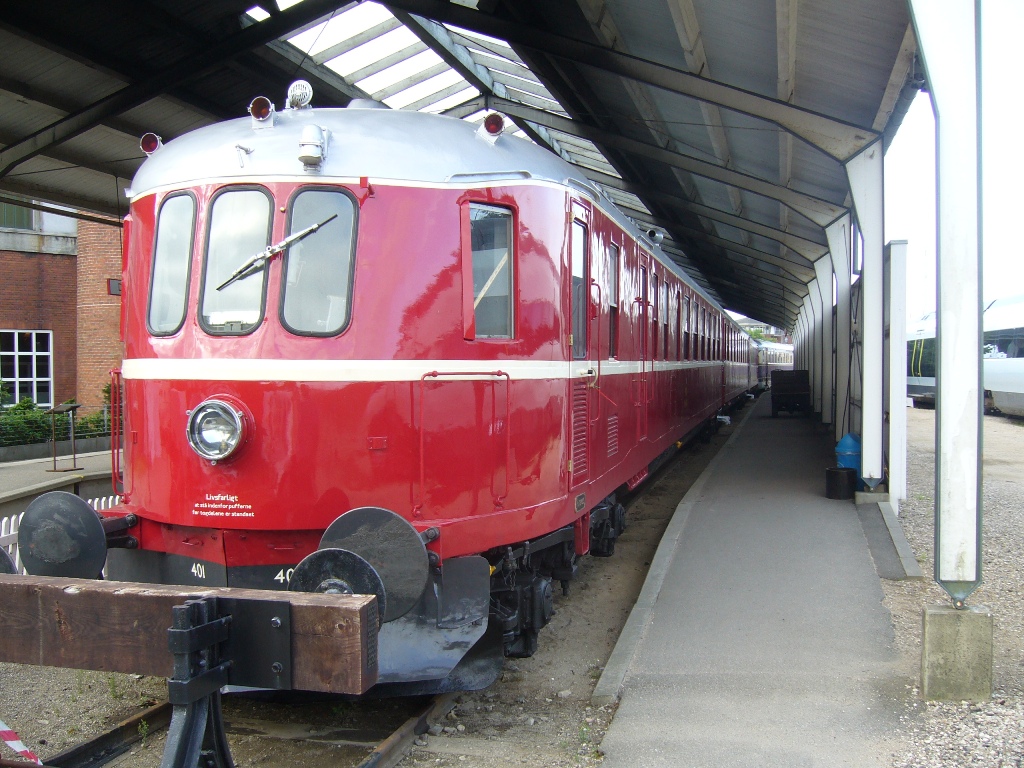 DSB MS 401 - AA 431 - MS 402, Odense 2010-08-21, Photo Tommy Rolf Nielsen Martens ©